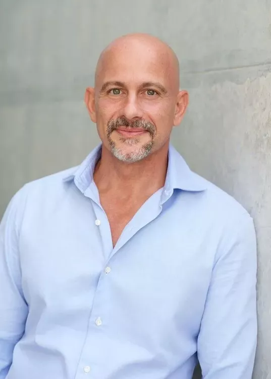 Kourosh Peterhansl Experte für ästhetische Medizin bei Longevity Aesthetics